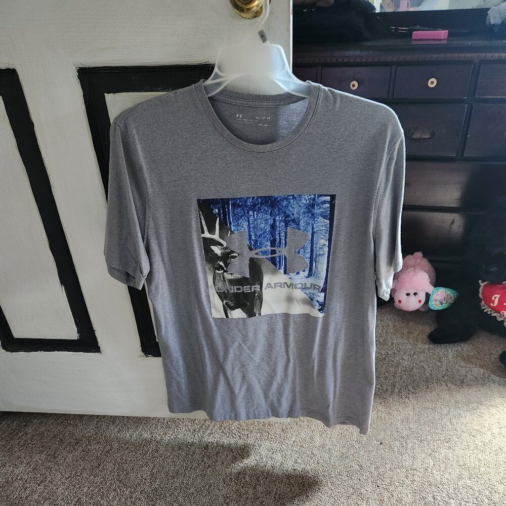 Mens Size XL UNDER ARMOUR tshirt